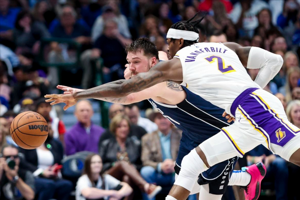  东契奇赛事官方发布出色防守新规，热火争议不断！